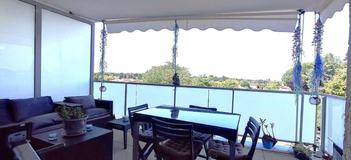 Appartement à VILLENAVE-D&#039;ORNON