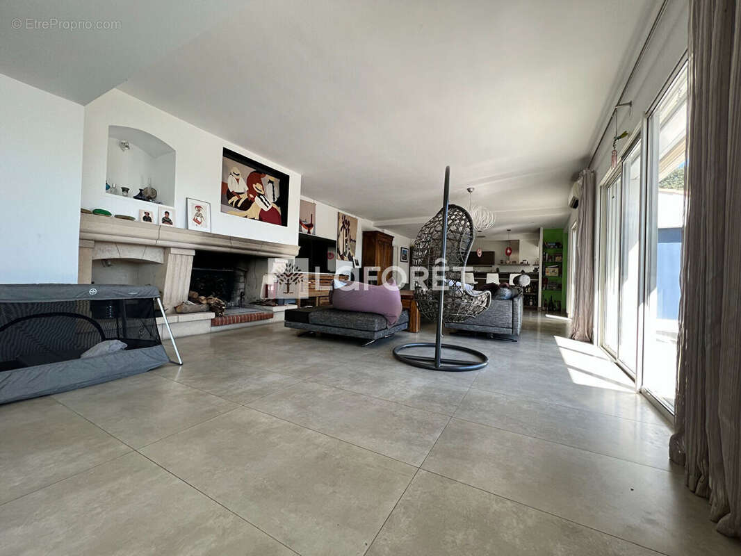 Maison Castelnau Le Lez 7 pièce(s) 228 m2 - photo 5
