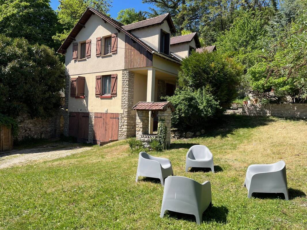 Maison à JUZIERS