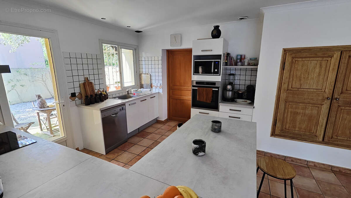 Maison Villeneuve Les Avignon 4 pièce(s) 135 m2 - photo 2