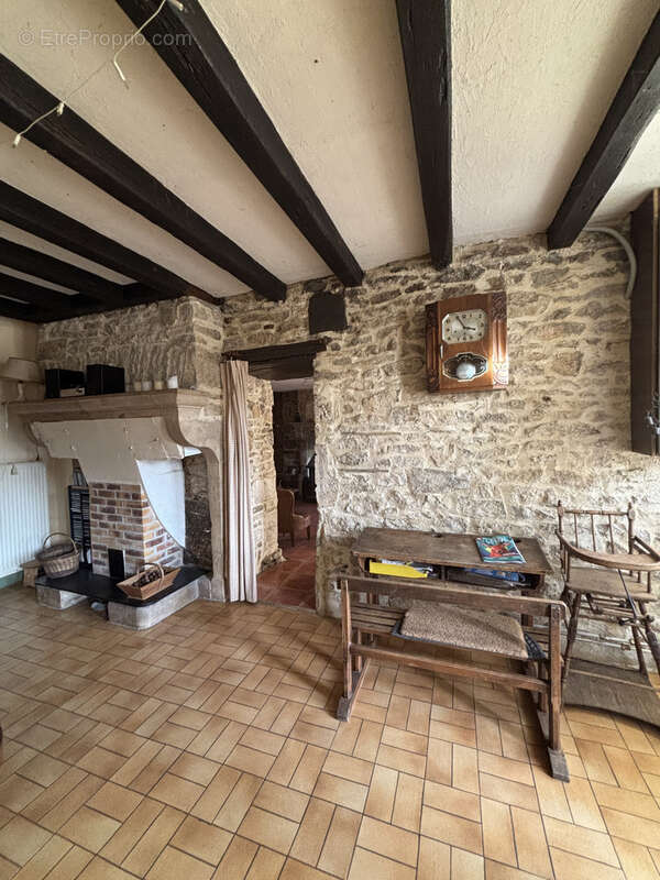 AIGNAY LE DUC  Maison du XVIè s de 125 m2 avec une terrasse et un terrain non attenant de 240m2 - photo 6