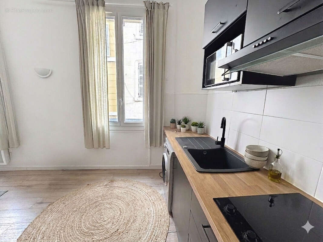 Appartement à MARSEILLE-2E