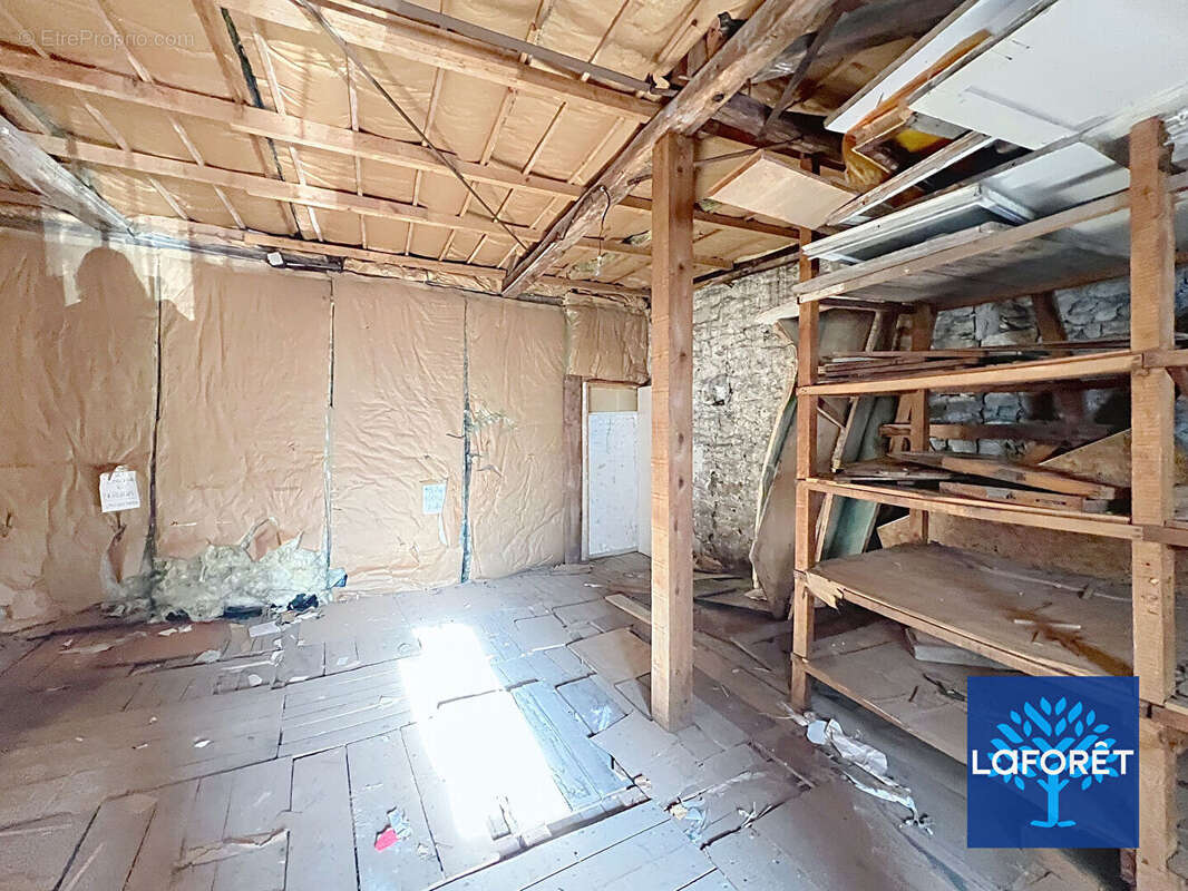 Commerce à LA FERTE-ALAIS