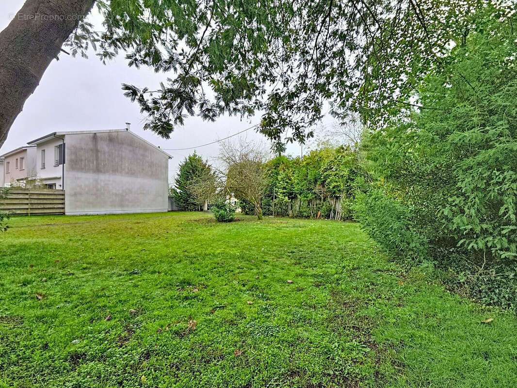 Terrain à MERIGNAC