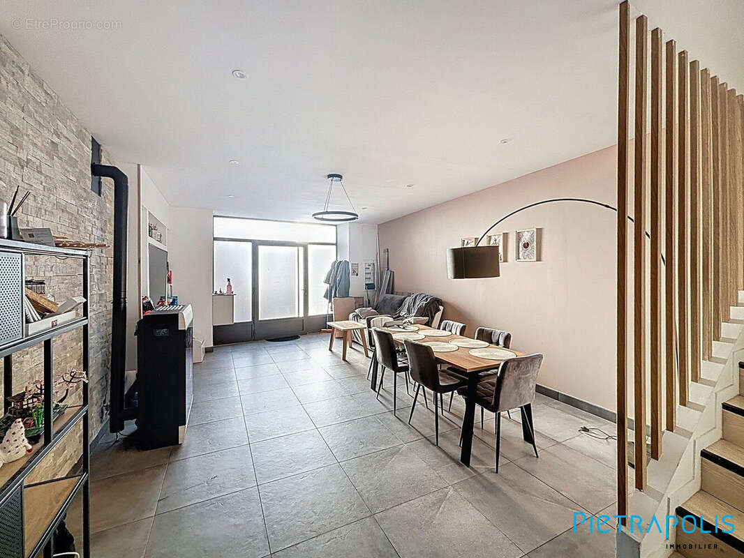 Salon / séjour - Maison à TARARE