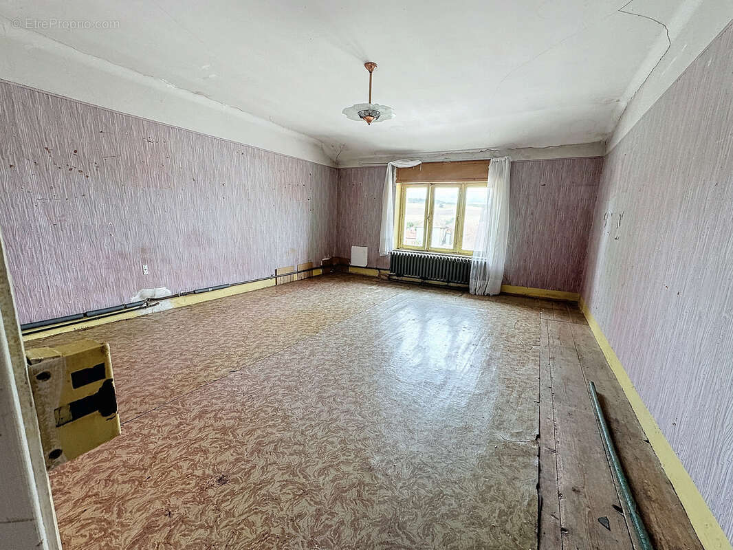 Maison à THIRAUCOURT