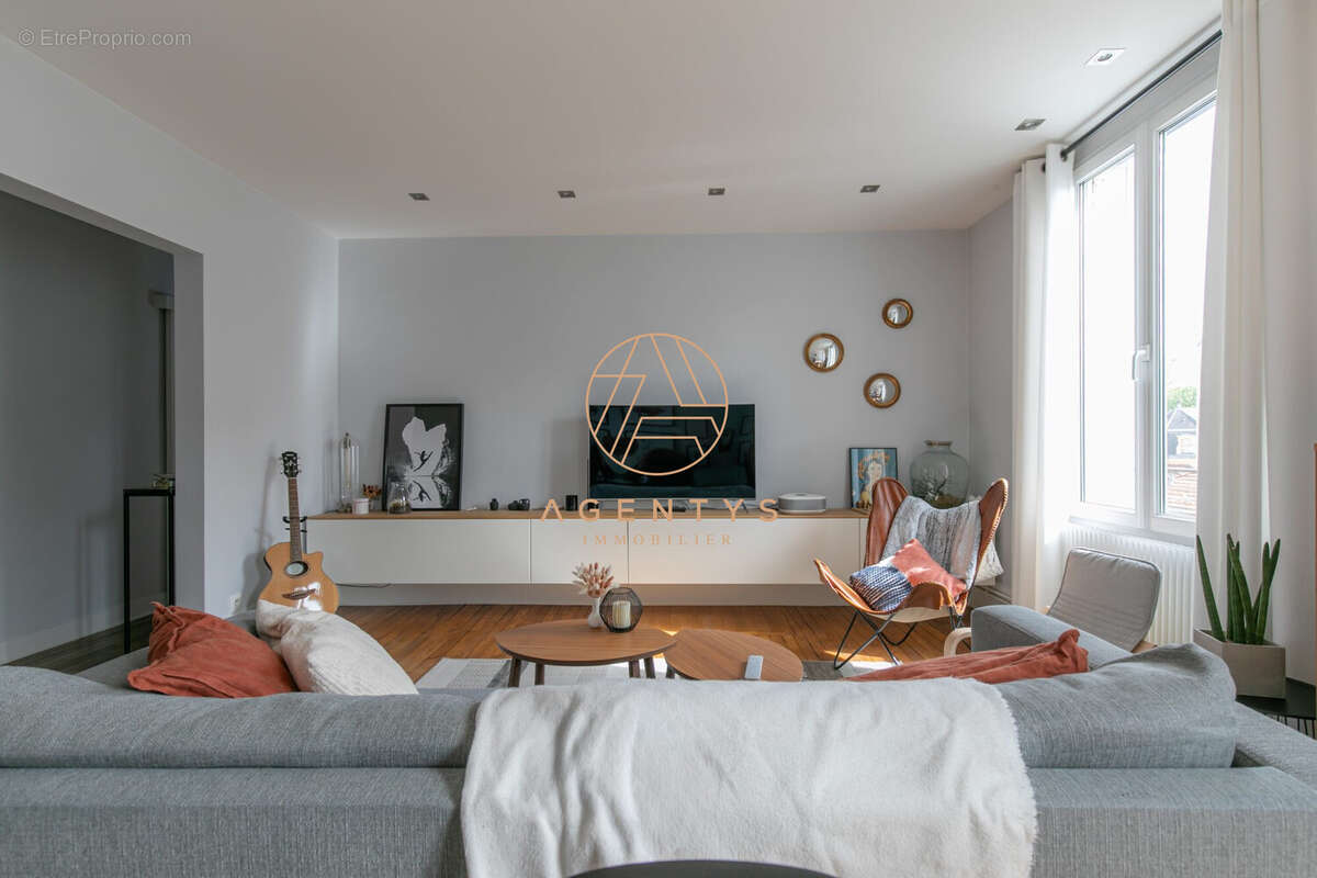 Appartement à SAINT-MAUR-DES-FOSSES