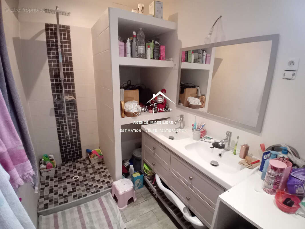 Salle d'eau  - Maison à SEPMES