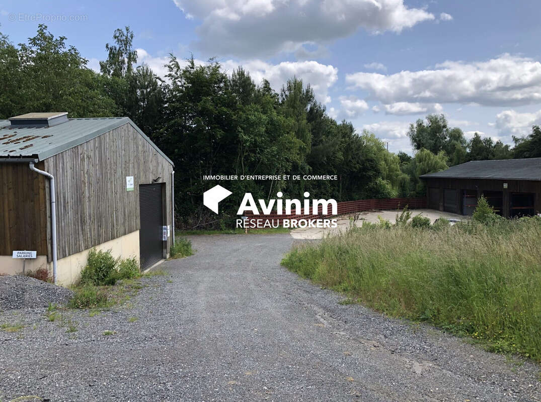 Commerce à BERNEUIL-EN-BRAY