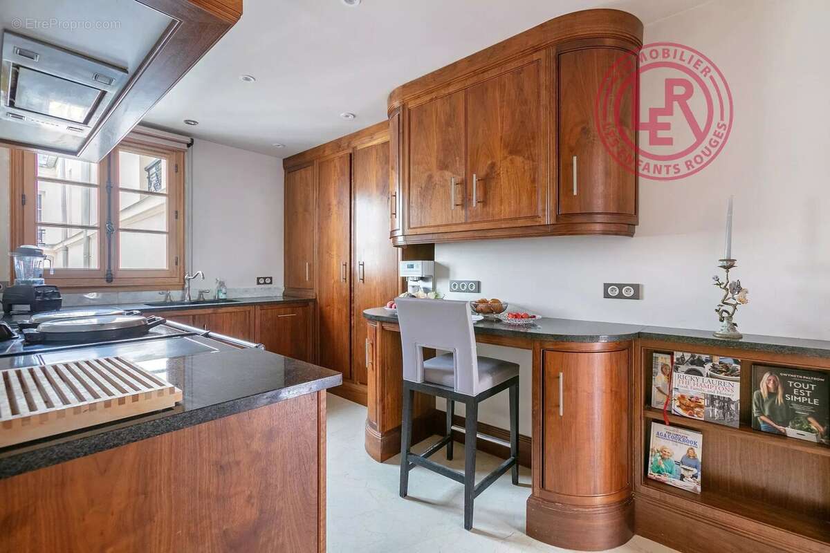 Appartement à PARIS-3E