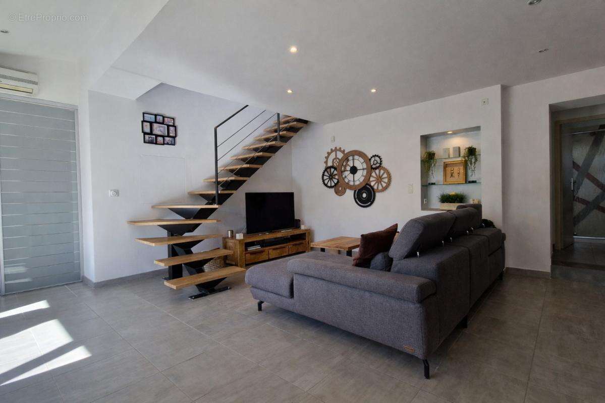 Maison 120 m² à Nimes  - photo 2