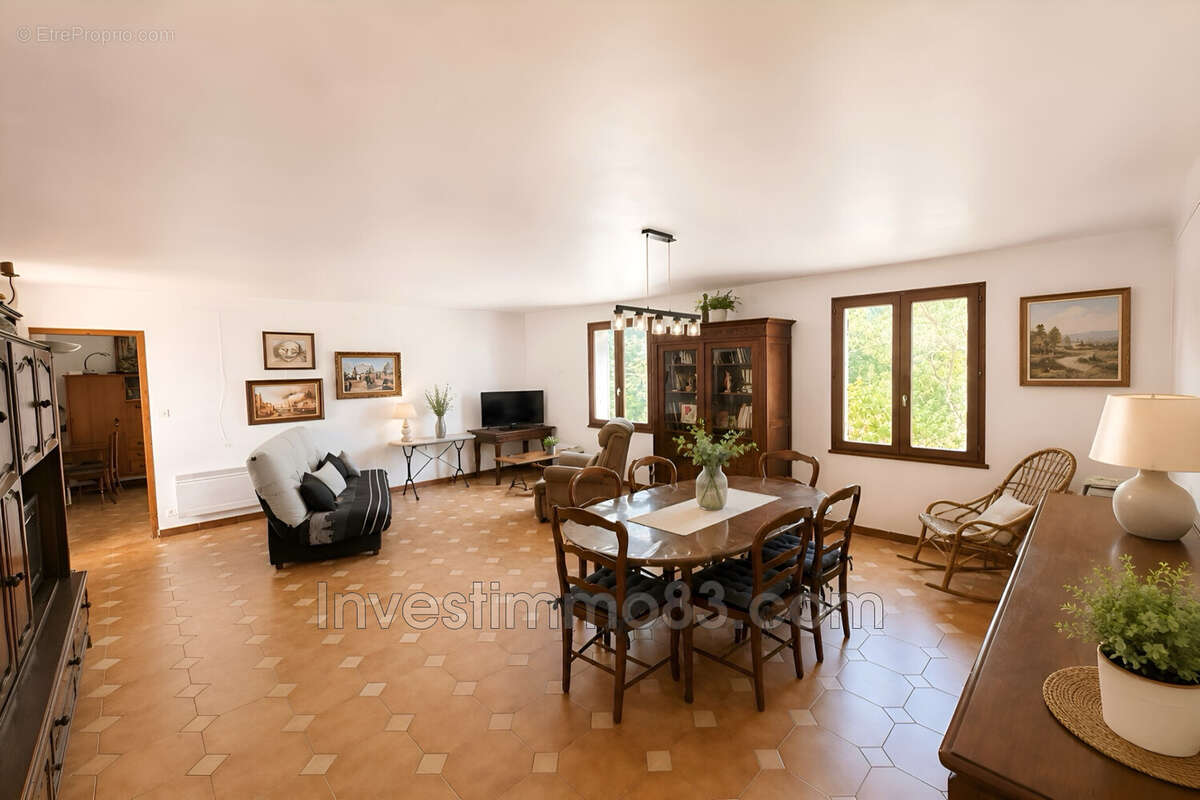 Maison 135 m² à Trets  - photo 2