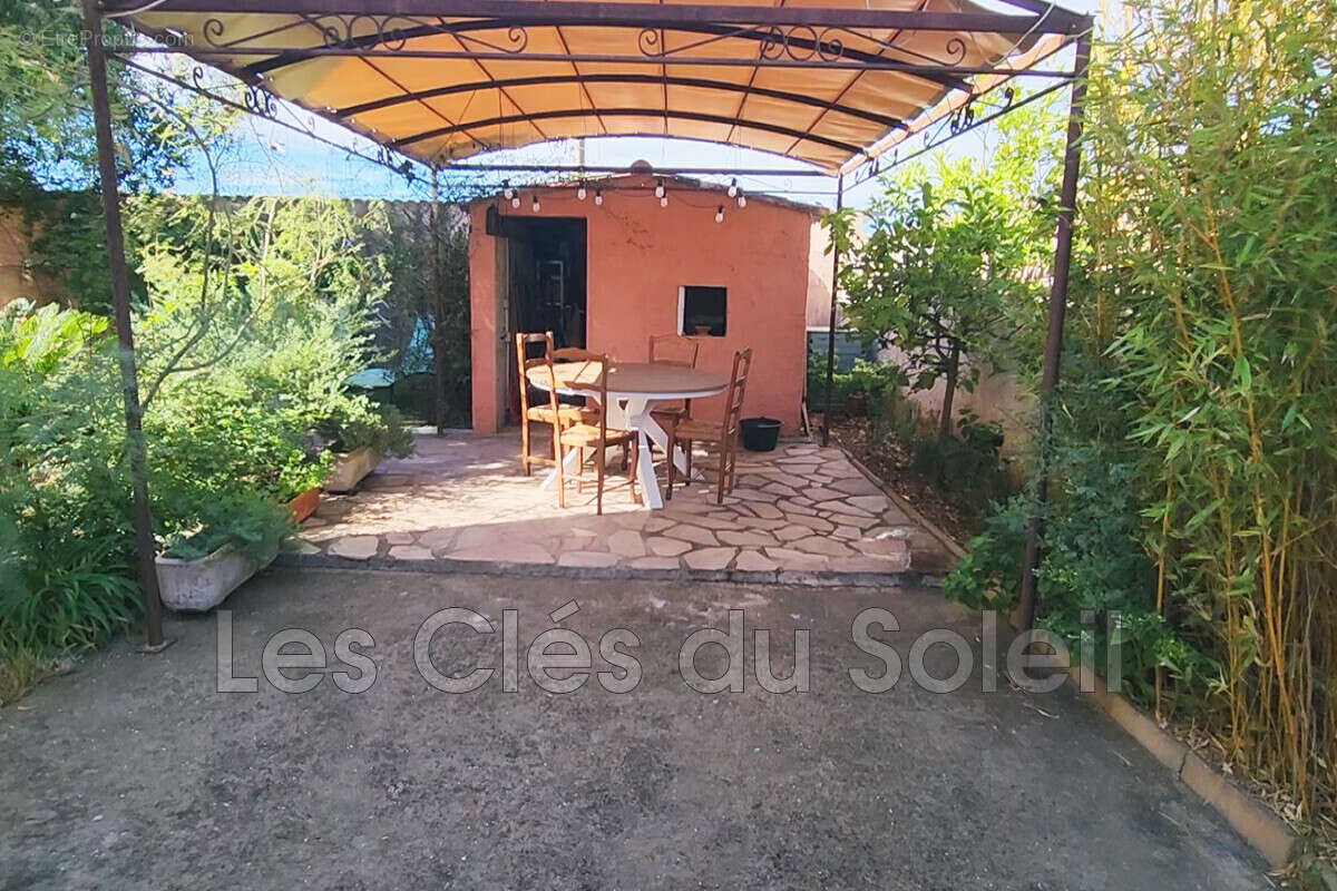 Maison à LA CRAU