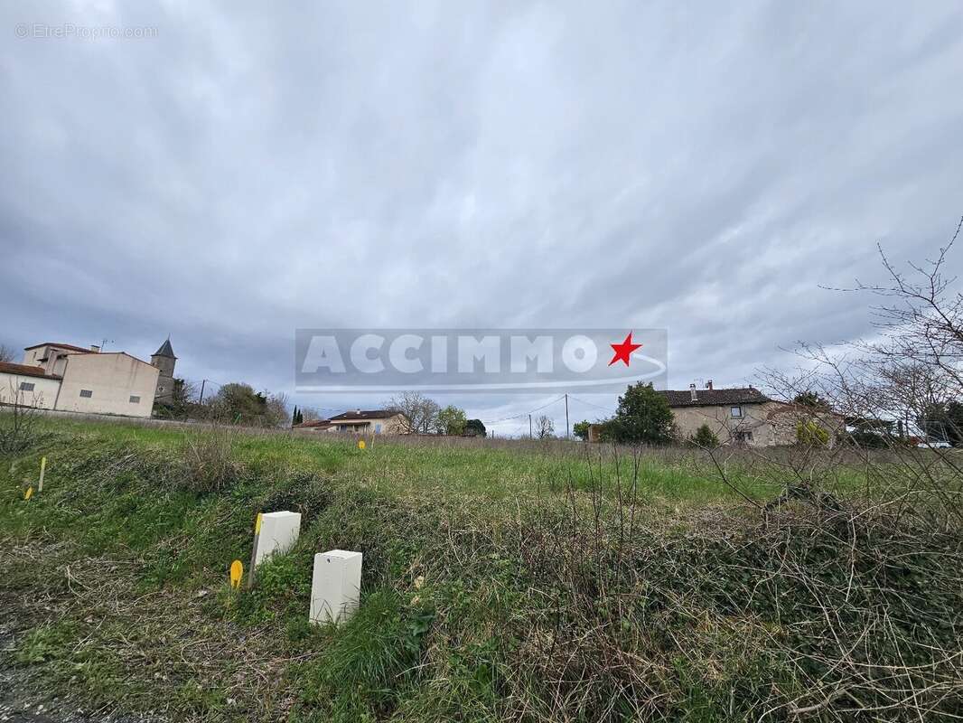 Terrain à POULAN-POUZOLS