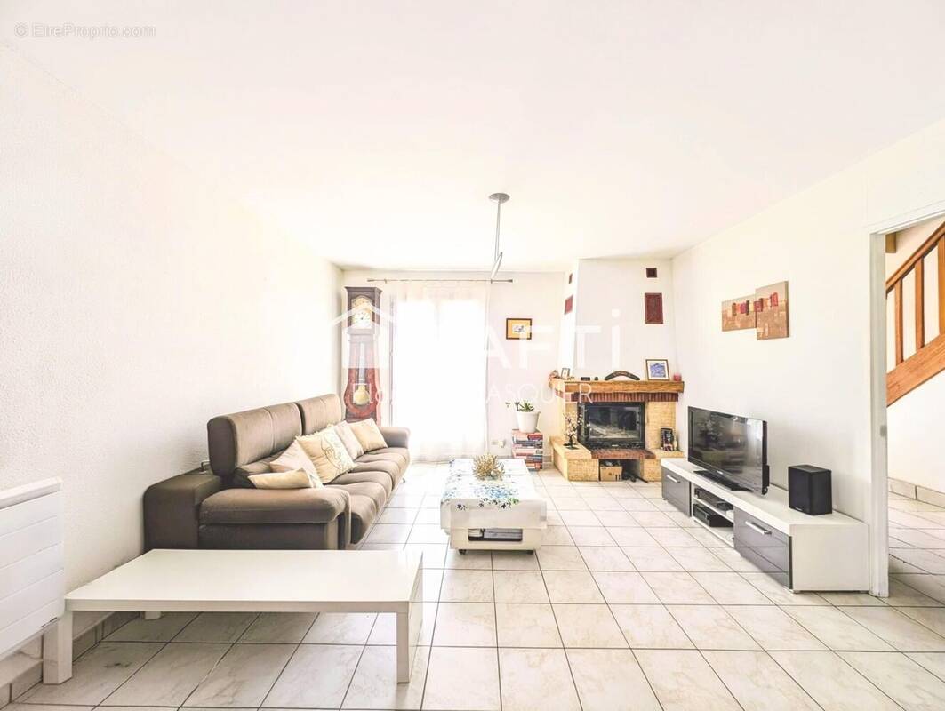 Photo 1 - Maison à LE HAILLAN