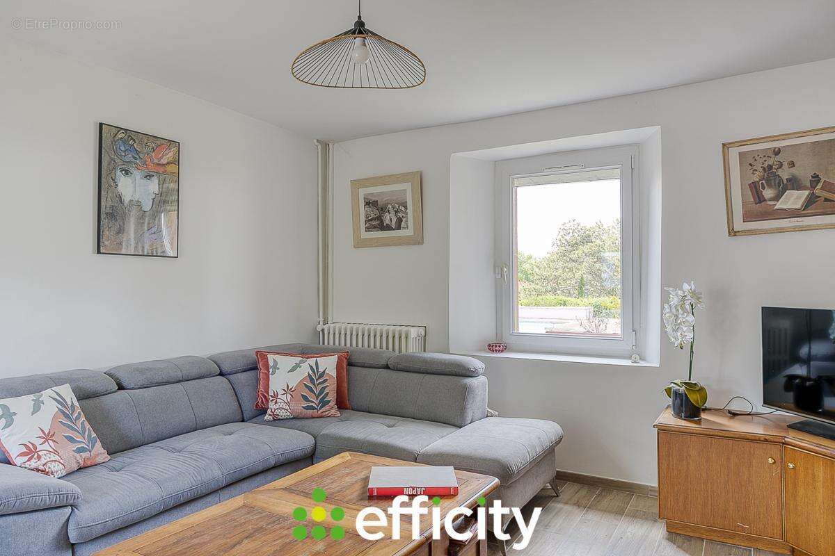 Maison à SAINT-PIERRE-DE-CHANDIEU