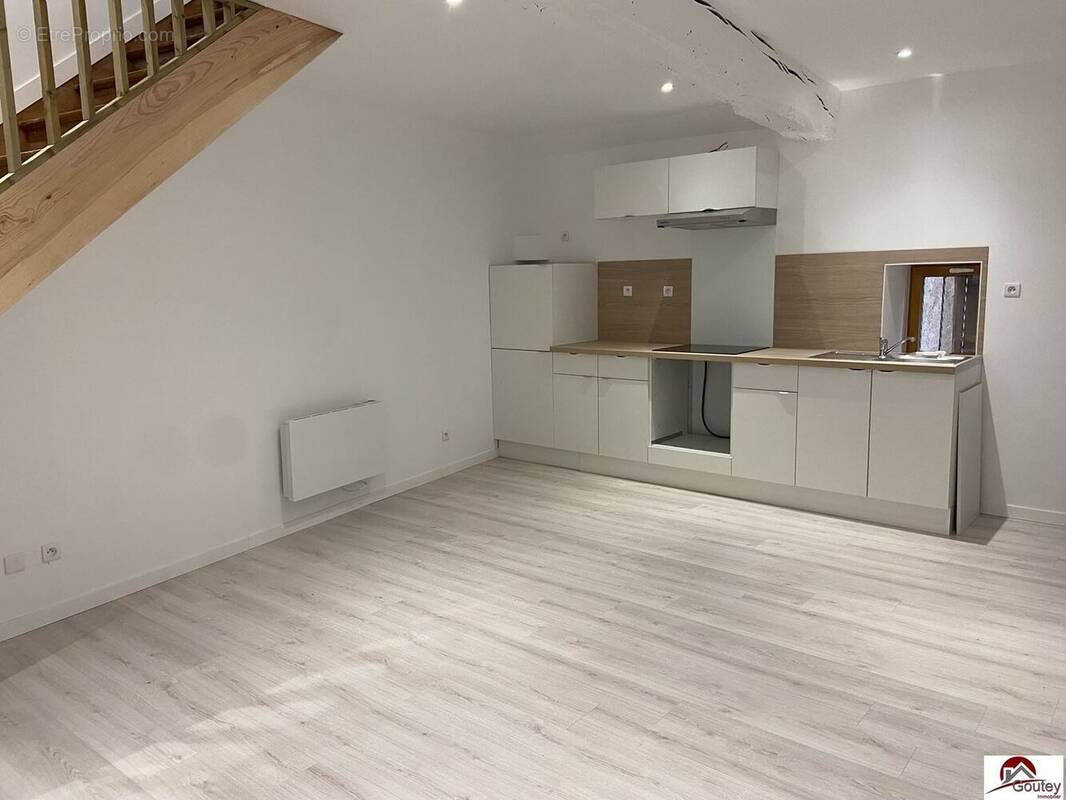 Maison à POUILLY-LES-NONAINS