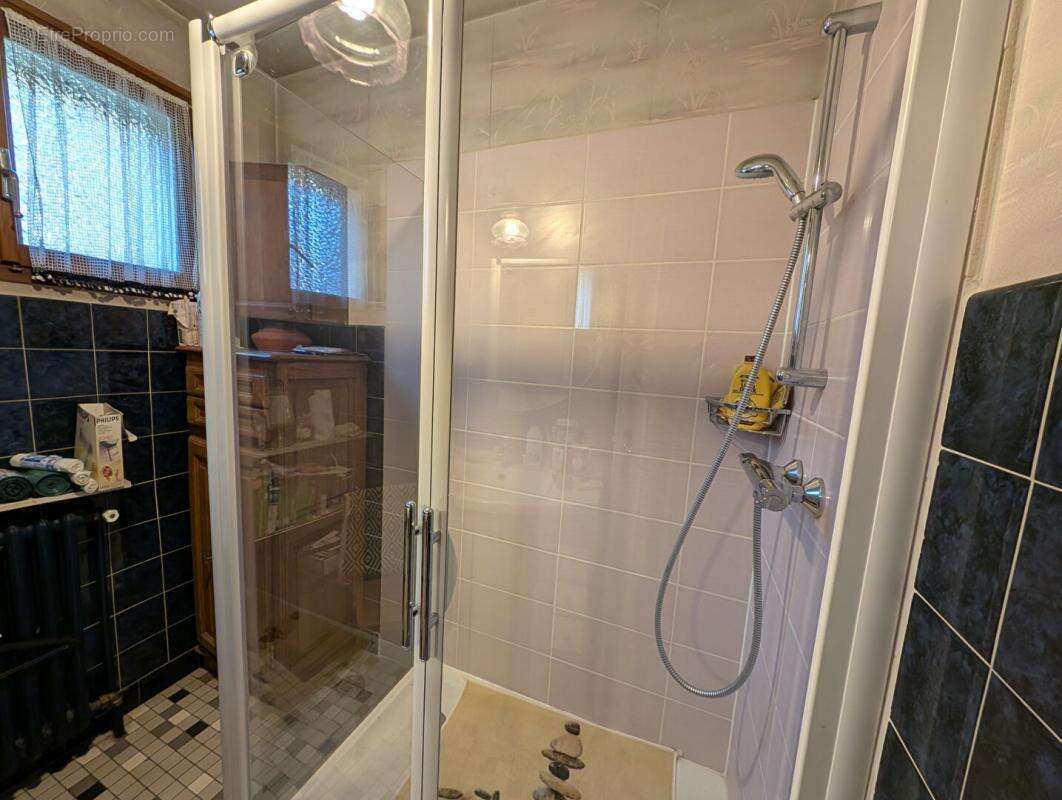 Maison à PONT-DE-ROIDE