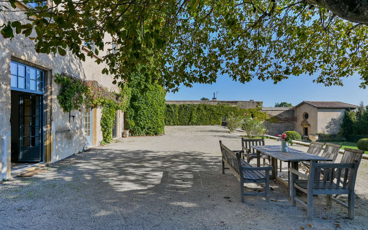 Maison à MARCILLY-D&#039;AZERGUES