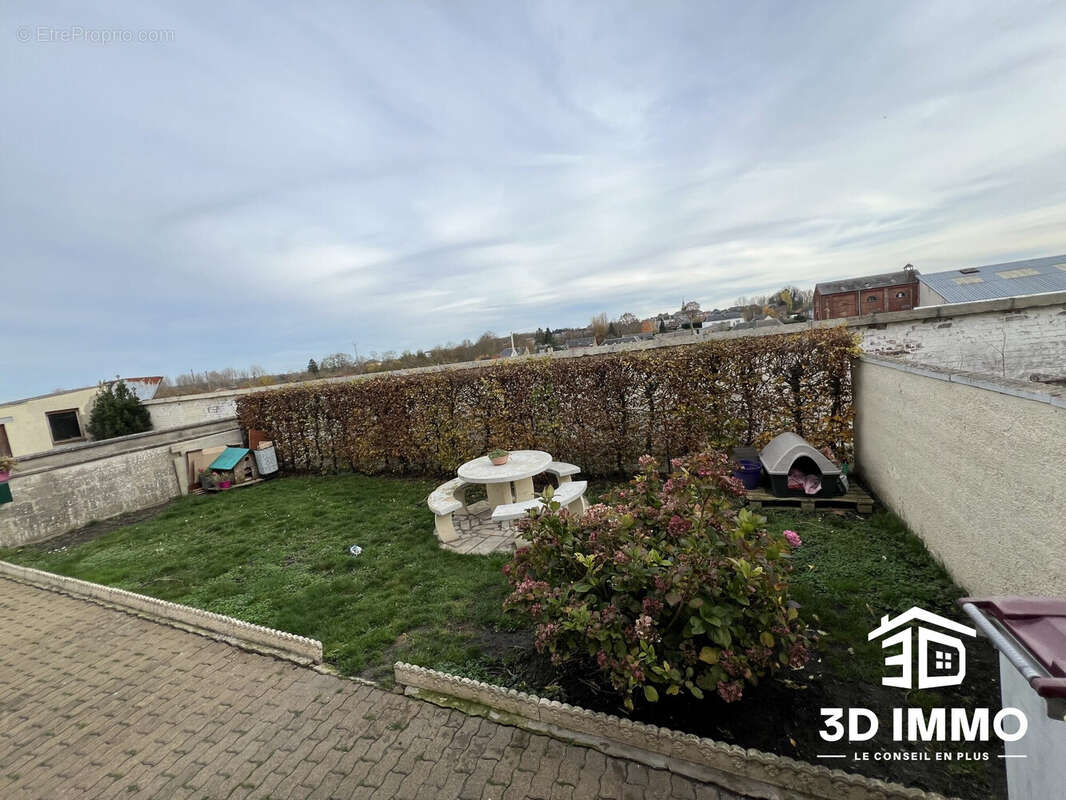 Maison à AVESNELLES