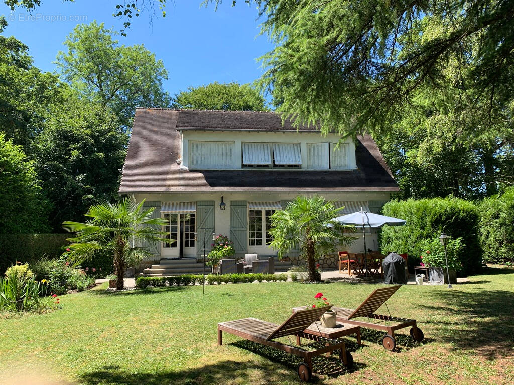 Maison à SAINT-NOM-LA-BRETECHE