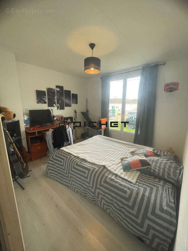 Maison à RUELLE-SUR-TOUVRE