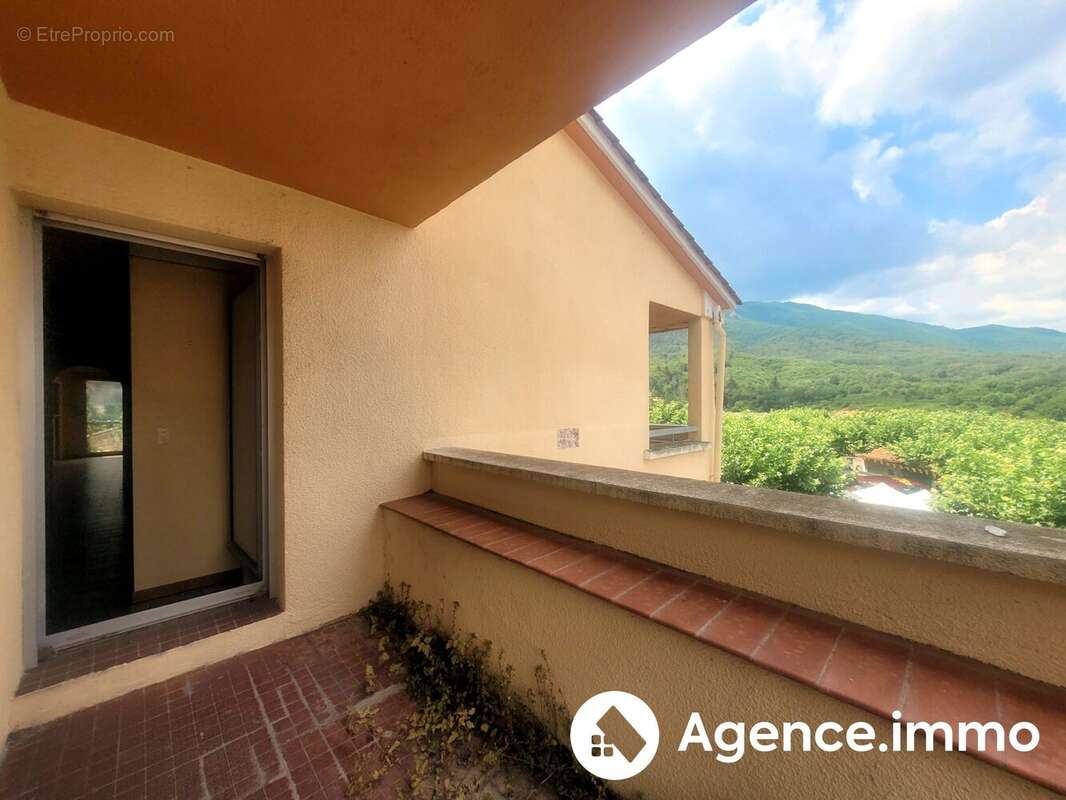 Appartement 553 m² à Saint-Laurent-De-Cerdans  - photo 3