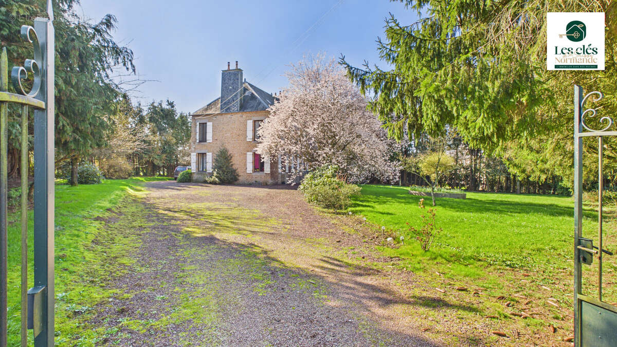 Maison à LENAULT