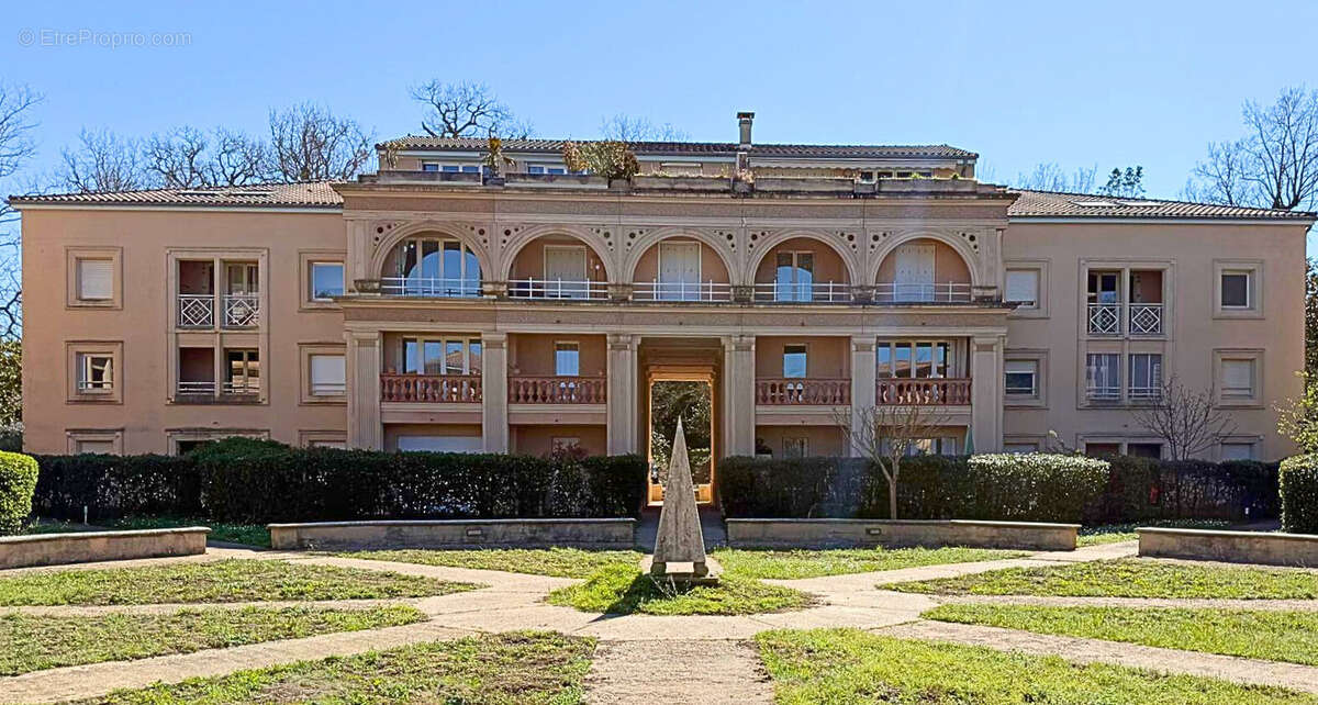 Appartement à RAMONVILLE-SAINT-AGNE