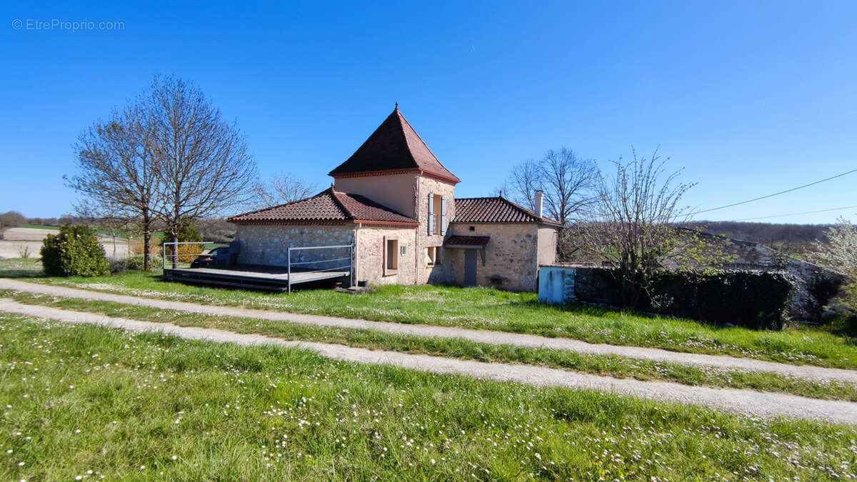 Maison à BAGAT-EN-QUERCY