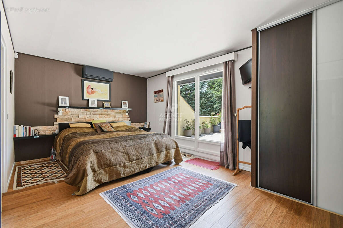 Maison Saint Germain En Laye 8 pièce(s) 183 m2 - photo 8