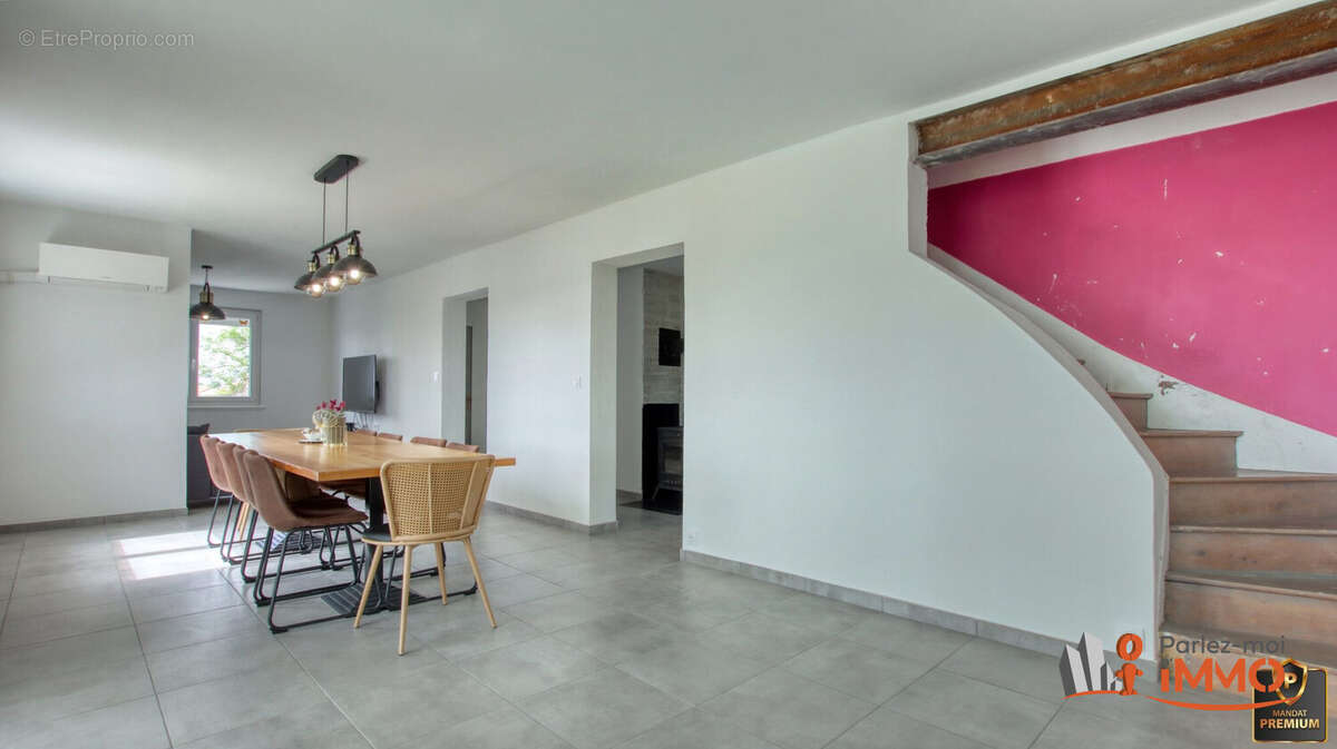 Maison 130 m² à Rozier-En-Donzy  - photo 9