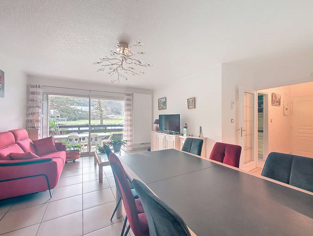 Rumilly - Appartement 3 chambres - Terrasse - Cave - Garage - photo 2