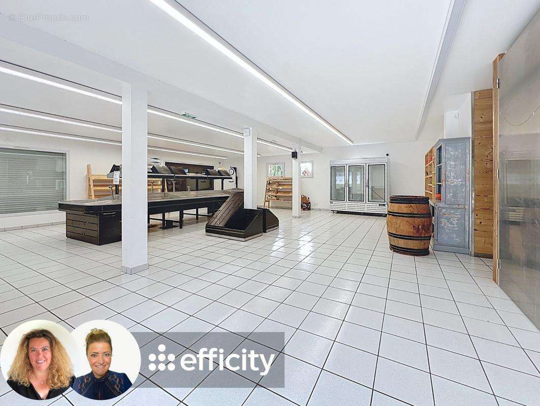 Commerce à SAINT-PIERRE-EN-FAUCIGNY