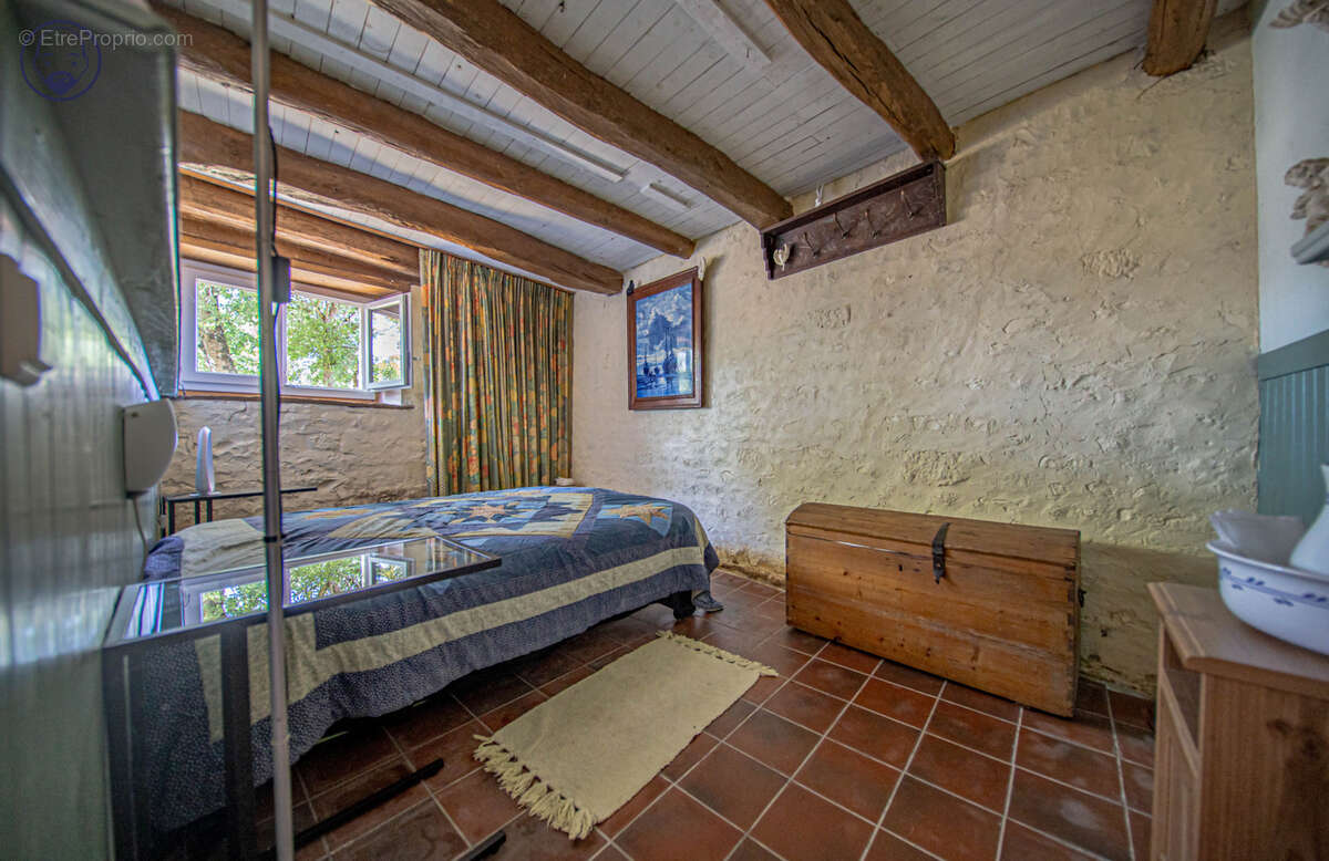 Maison de charme de 165 m2 avec dépendances - photo 15