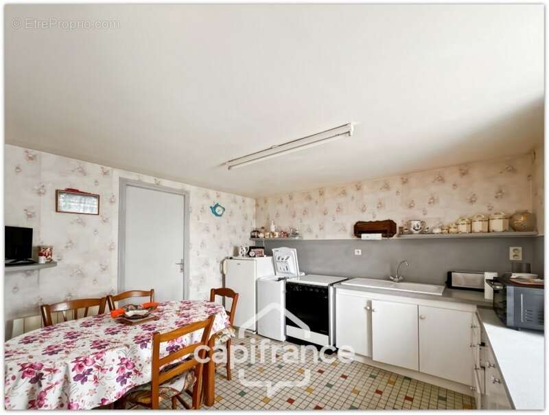 Maison de 71 m², garage, dépendances , terrain de 12234m² - photo 9