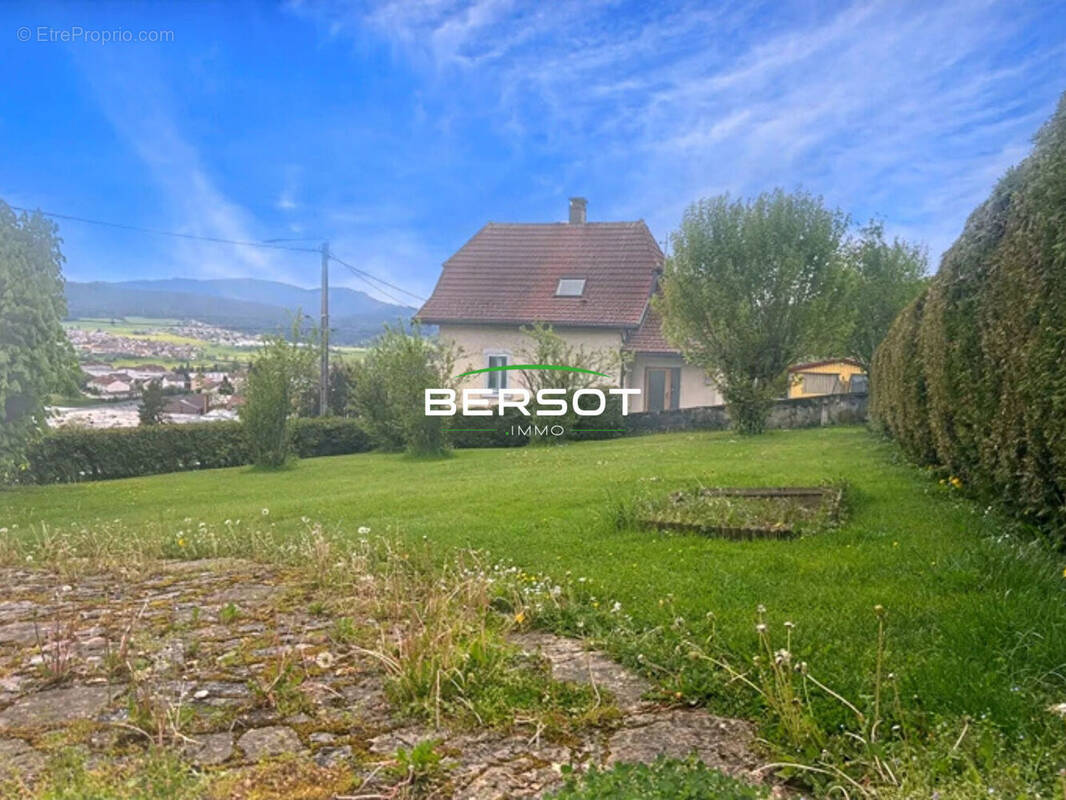 Terrain à LES FINS