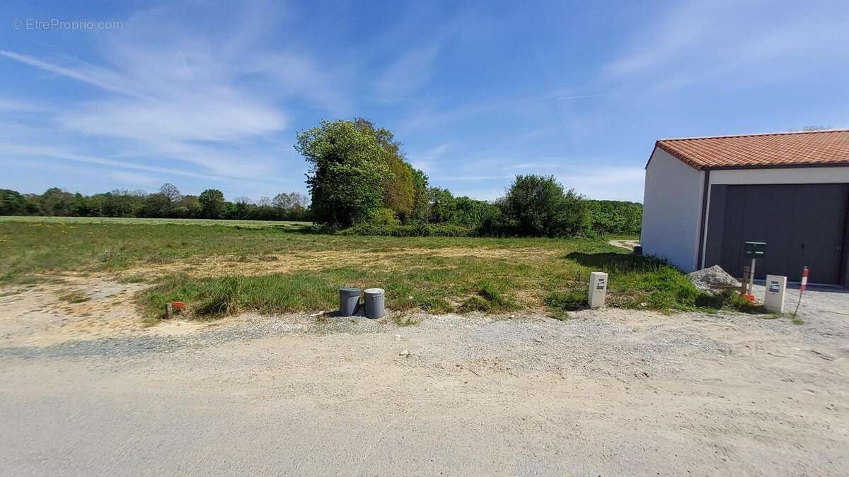 Terrain 550 m² à Mouilleron-Le-Captif  - photo 4