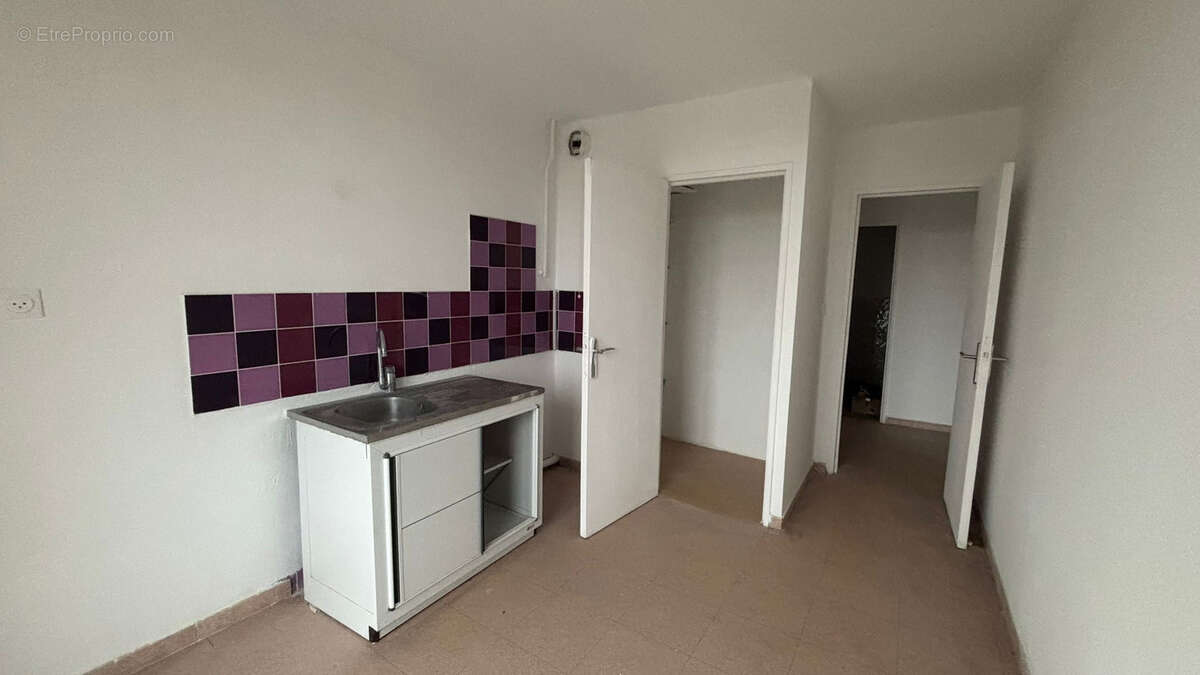 Appartement à PORT-DE-BOUC