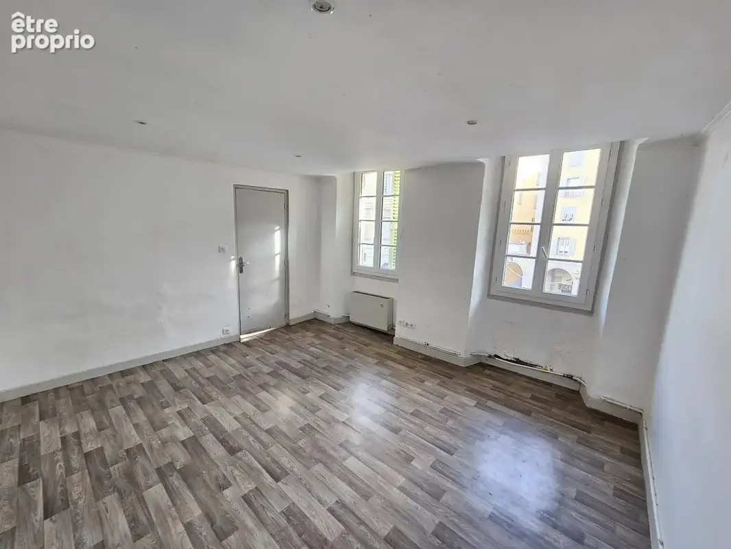 Appartement 4/5 pièces - Place Saint-François - photo 2