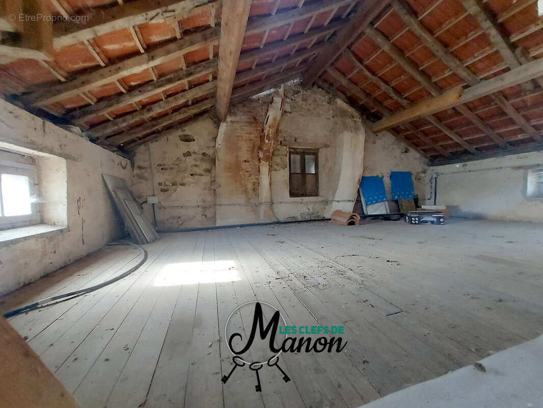 Maison à CHATEAUPONSAC