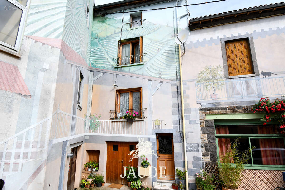 Maison de bourg (100m2) avec petit garage et cave à Ceyrat - photo 9