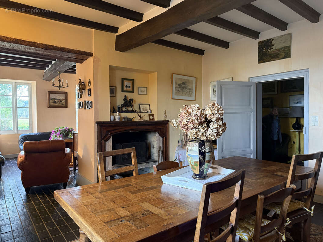 Maison de maitre avec dépendances et piscine au calme sur 11ha à Castelnau d’Auzan Labarrère - photo 5