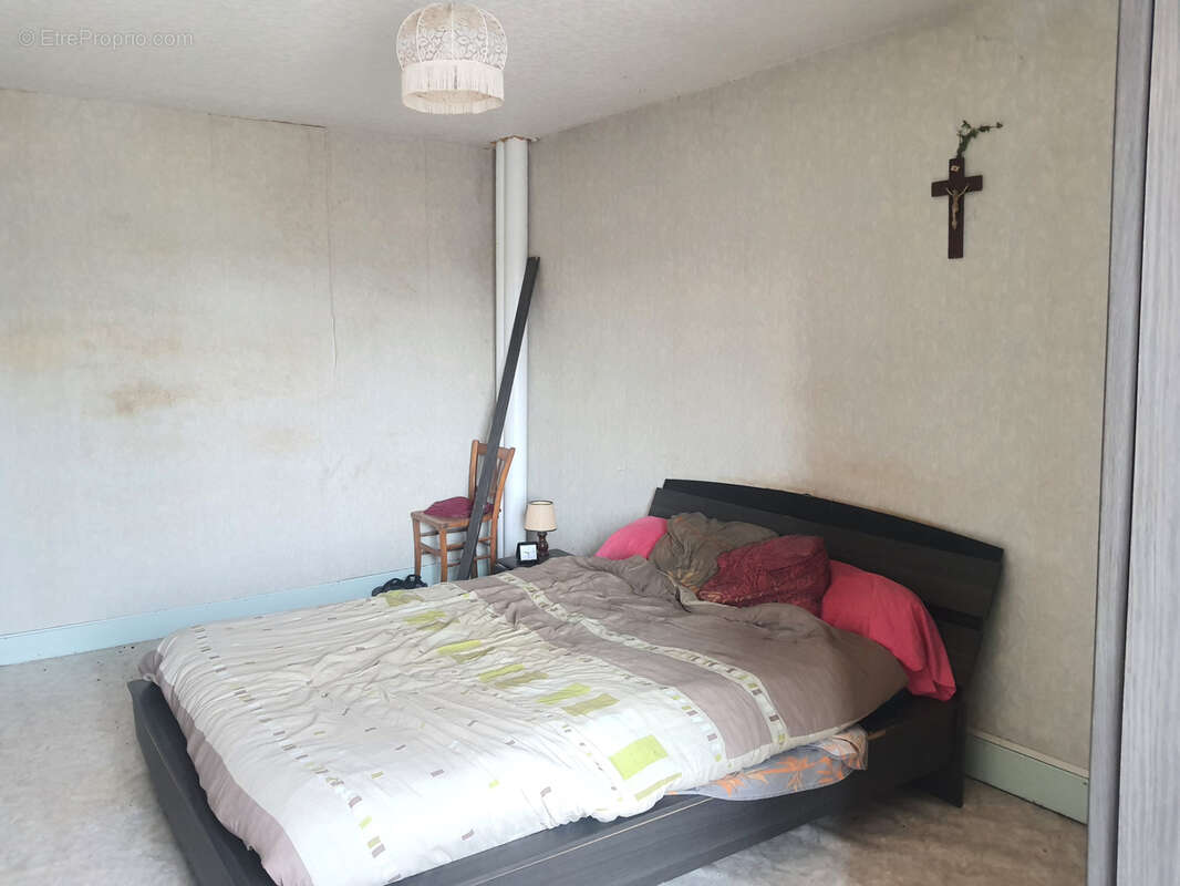 Maison à SAINT-GERMAIN-LAVAL