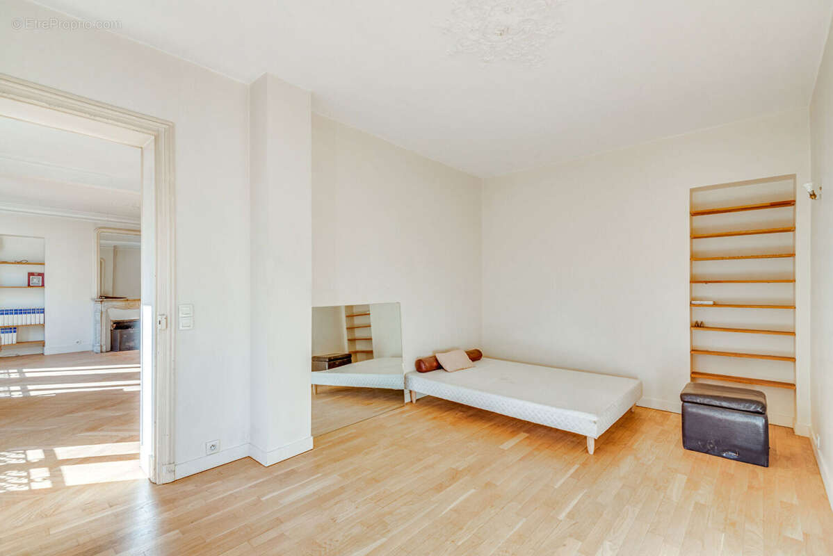 Appartement à PARIS-10E