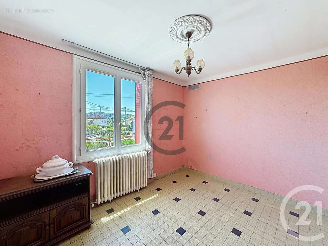 Maison 81 m² à Villeneuve-Sur-Yonne  - photo 6