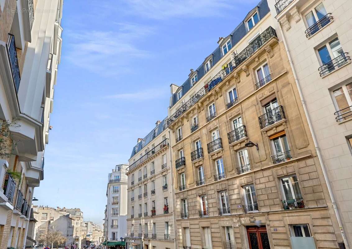 Appartement à PARIS-18E