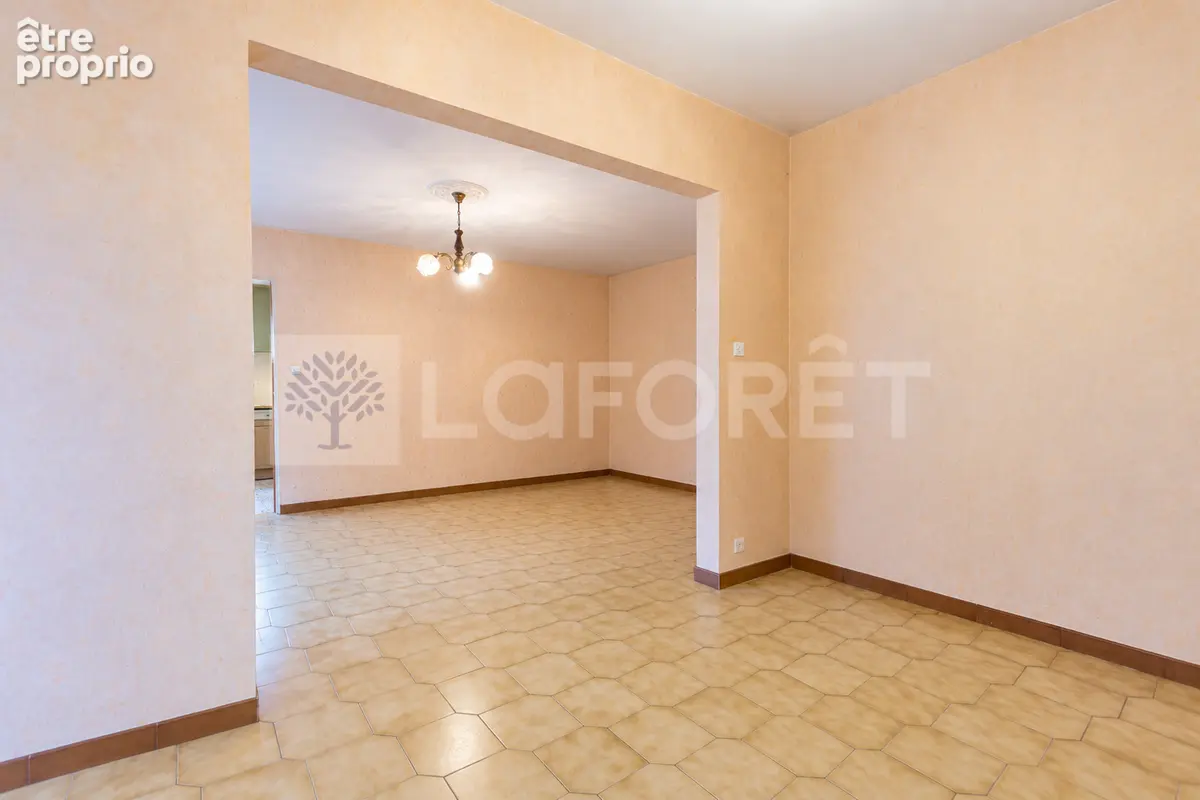 Agence immobiliere laforet - annecy - seynod - "gazebo" - appartement t4 de 81,93m² - balcon expose sud - cave - traversant - photo 12