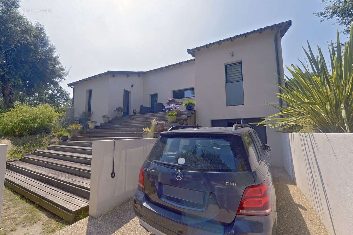 Maison à MESCHERS-SUR-GIRONDE