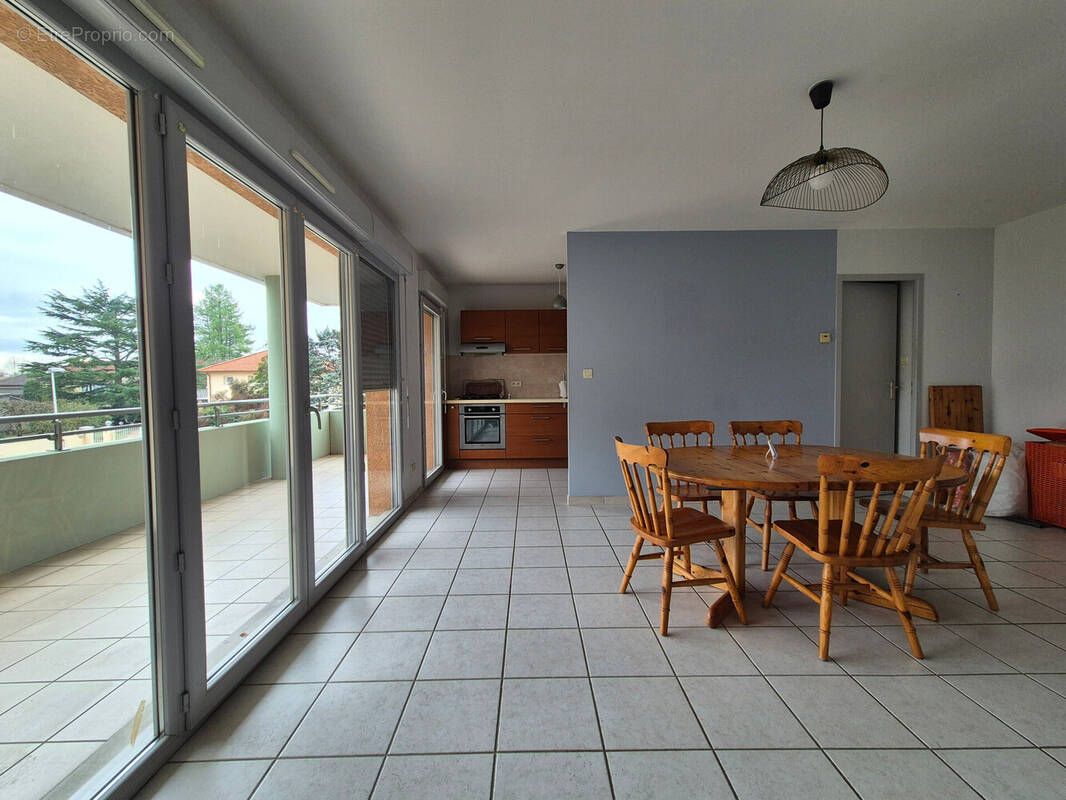 Appartement à PONT-DE-VEYLE